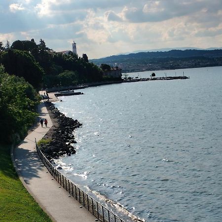 Cinzia'S Holiday Home Дезенцано-дель-Гарда Екстер'єр фото
