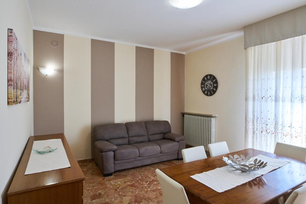 Cinzia'S Holiday Home Дезенцано-дель-Гарда Екстер'єр фото